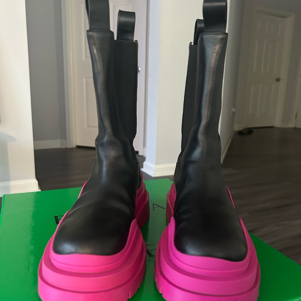 Bottega Venetia Black and pink tire boot military calf size 8 - Picture 5 of 9